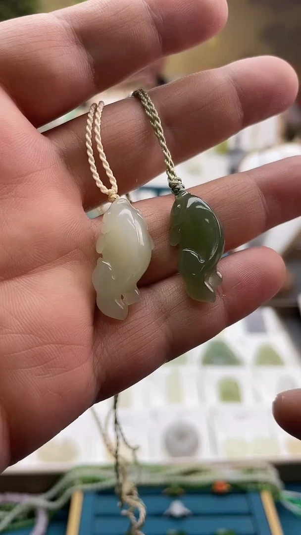 吊坠(不含链)未镶嵌和田玉约卡26mm小海豚，多样性发一件