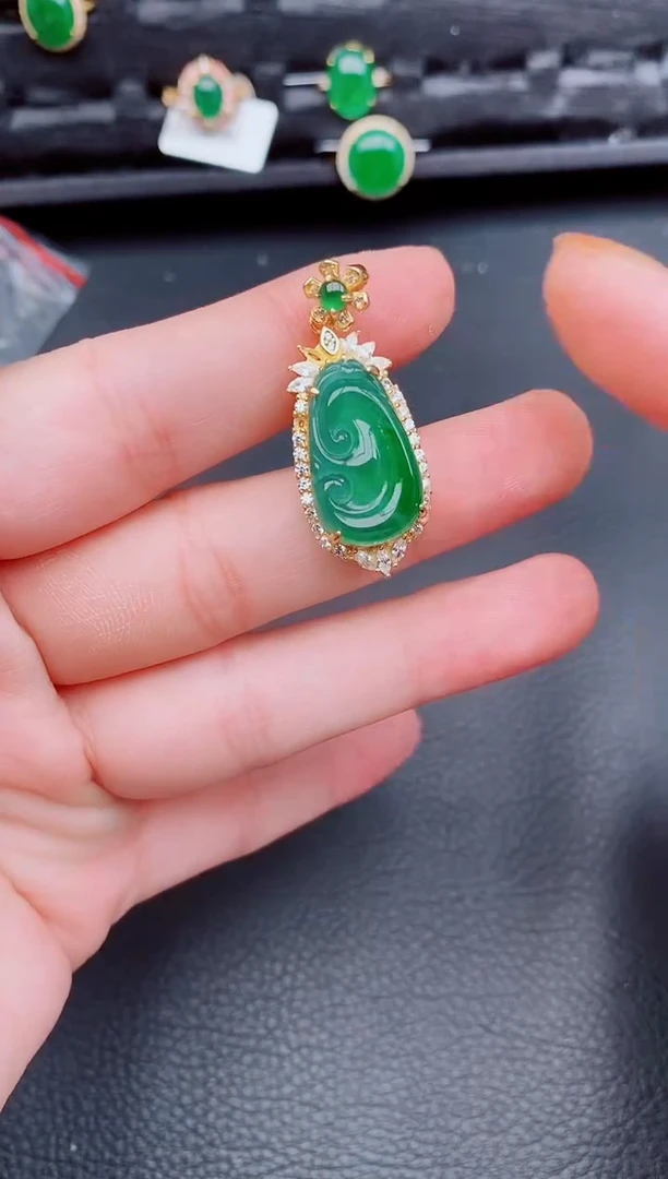 【闪购商品】翡翠颈饰银S925镶嵌天然a货翡翠301