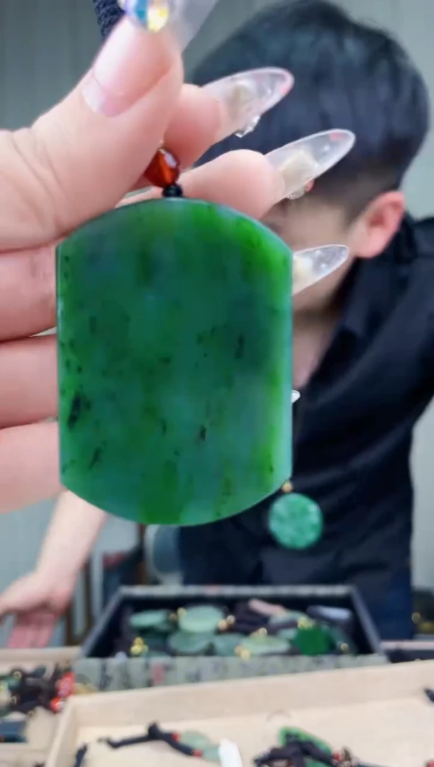 【闪购商品】和田玉挂件未镶嵌拍一发一，多样性发货！