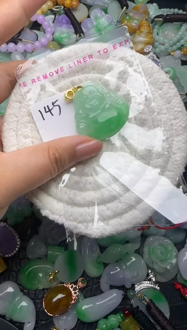 颈饰未镶嵌翡翠缅甸翡翠吊坠