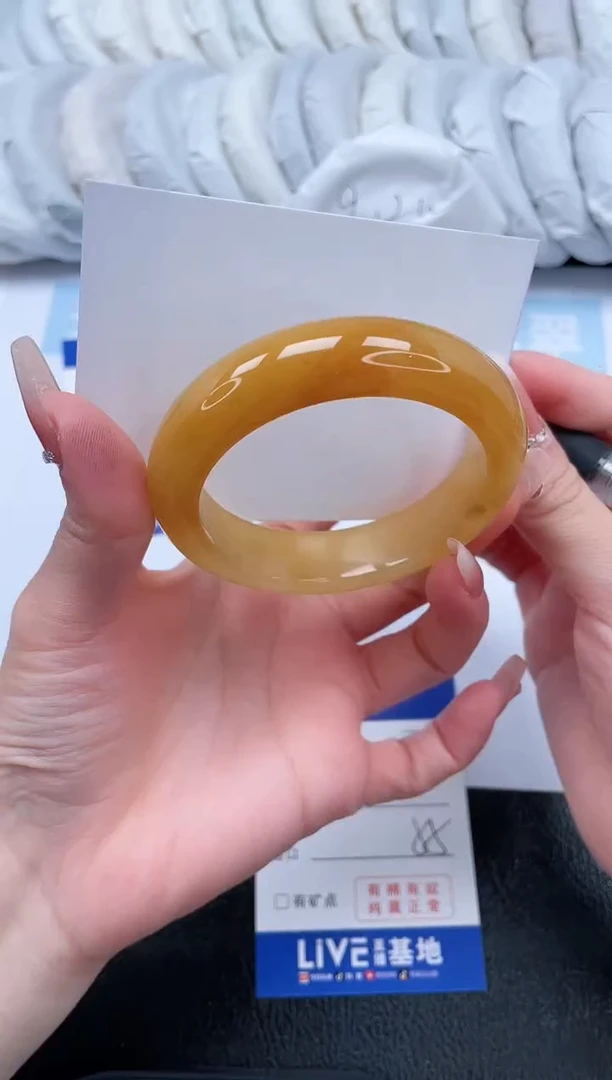 【闪购商品】石英质玉手镯未镶嵌T186-55