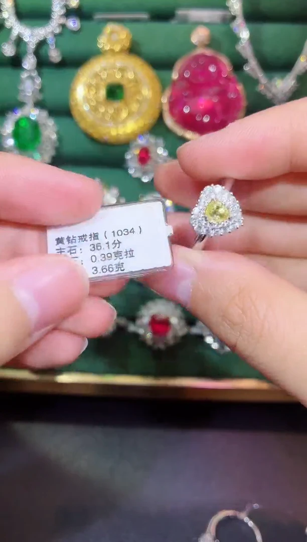 18K金镶嵌戒托钻石36.1分