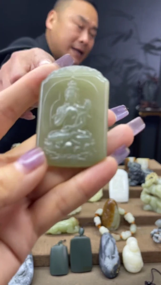 颈饰未镶嵌和田玉1