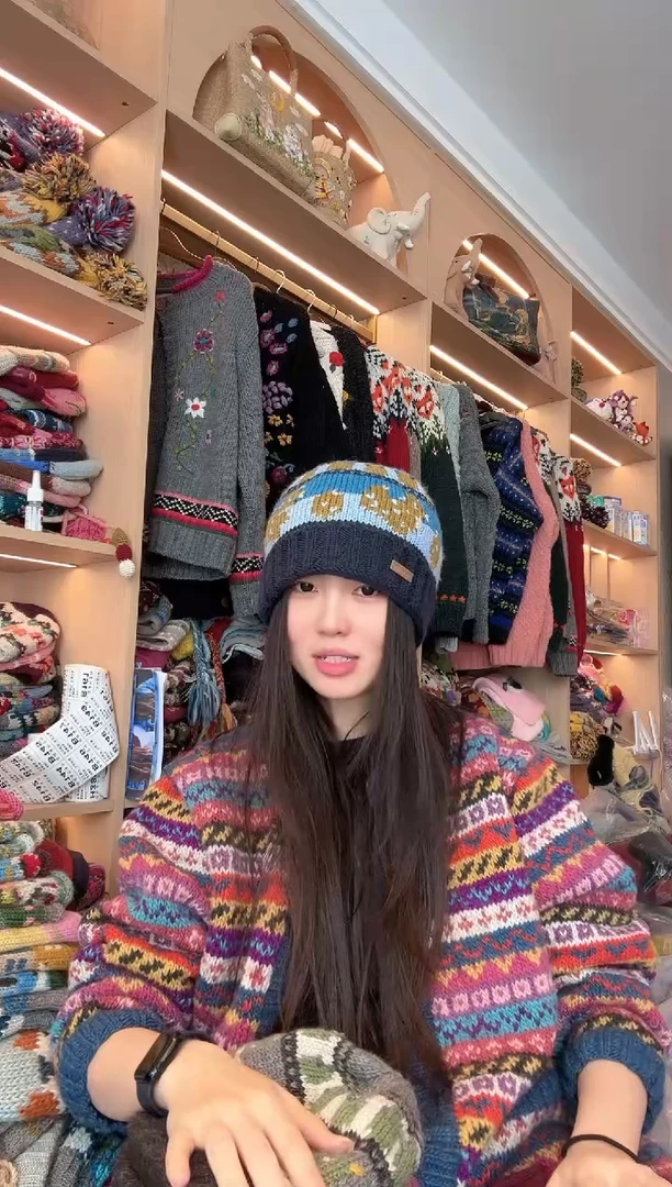 羊毛蓝色翻边仙人掌帽