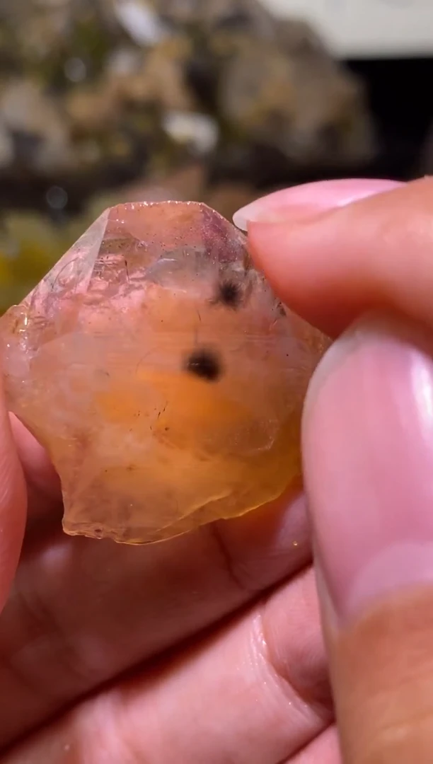 未镶嵌珠宝半成品水晶75号 精品茶黄色带海胆发晶花园水晶