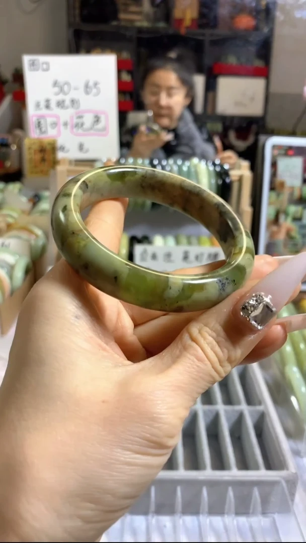 未镶嵌岫玉手镯30 57+ 包容