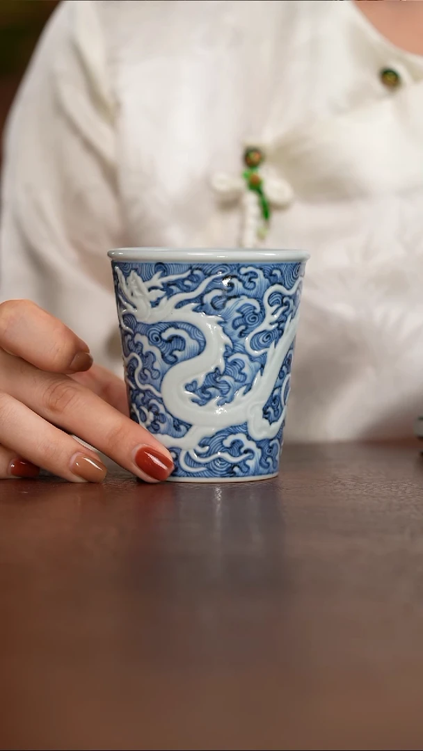 元青花雕刻海水龙纹可乐杯