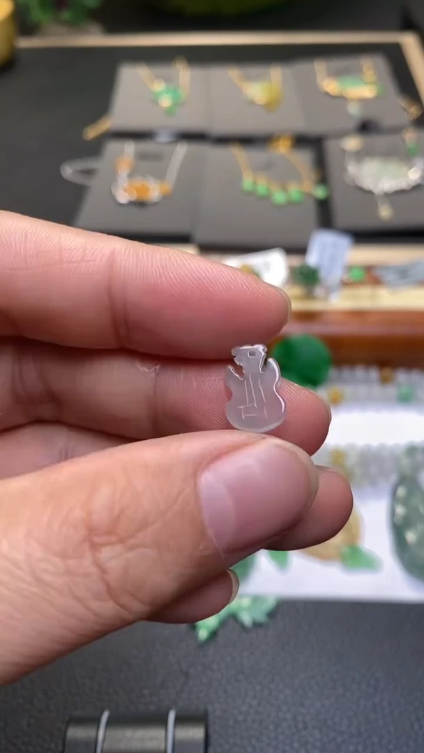 颈饰未镶嵌翡翠净货35092