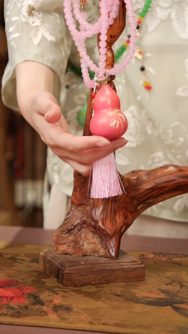 168天琦閤漆艺小葫芦挂件