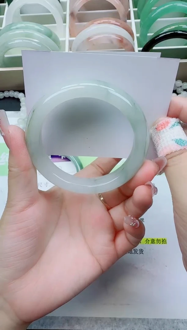 【闪购商品】石英质玉手镯未镶嵌128/57.7圈