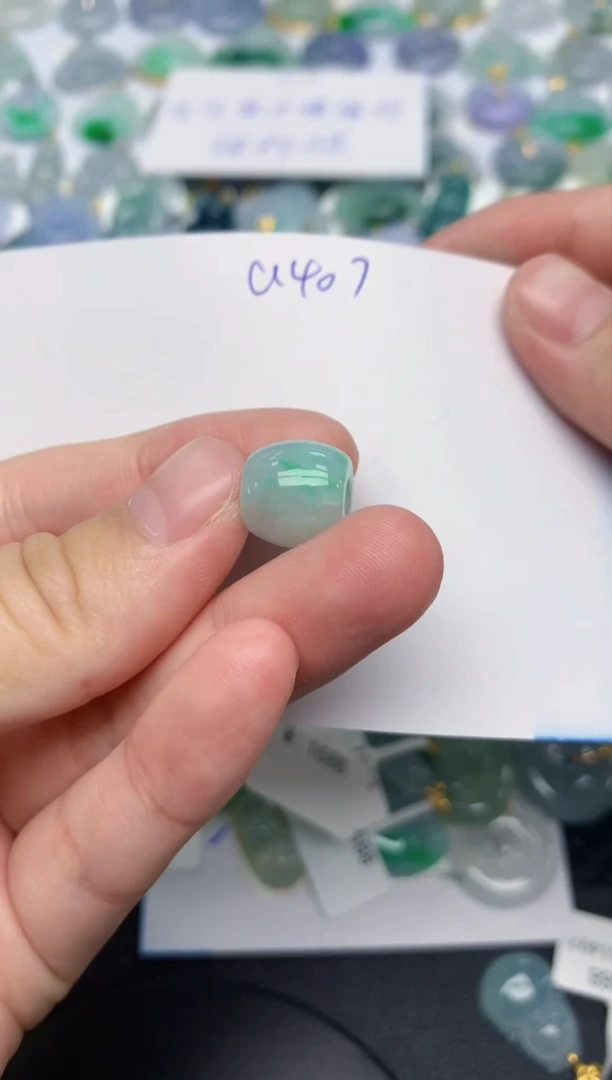 翡翠未镶嵌颈饰天然缅甸A货翡翠