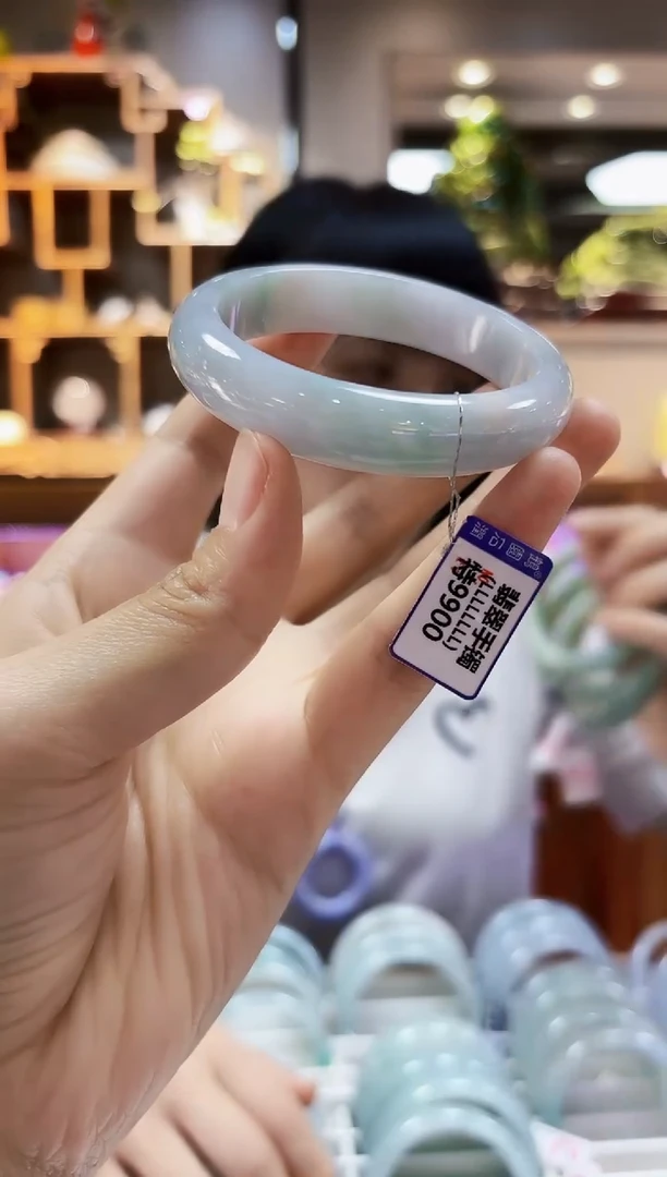 翡翠未镶嵌颈饰手镯55