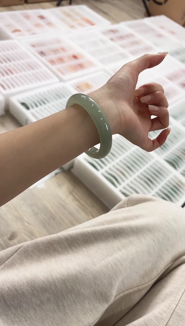 未镶嵌手镯石英质玉60-56D