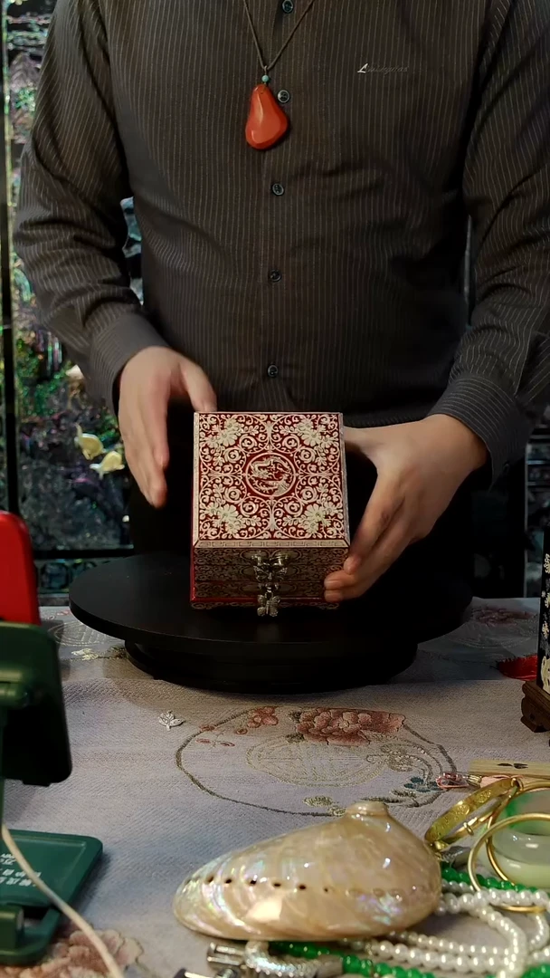 红色龙凤·弘贝雅螺钿漆器文化馆