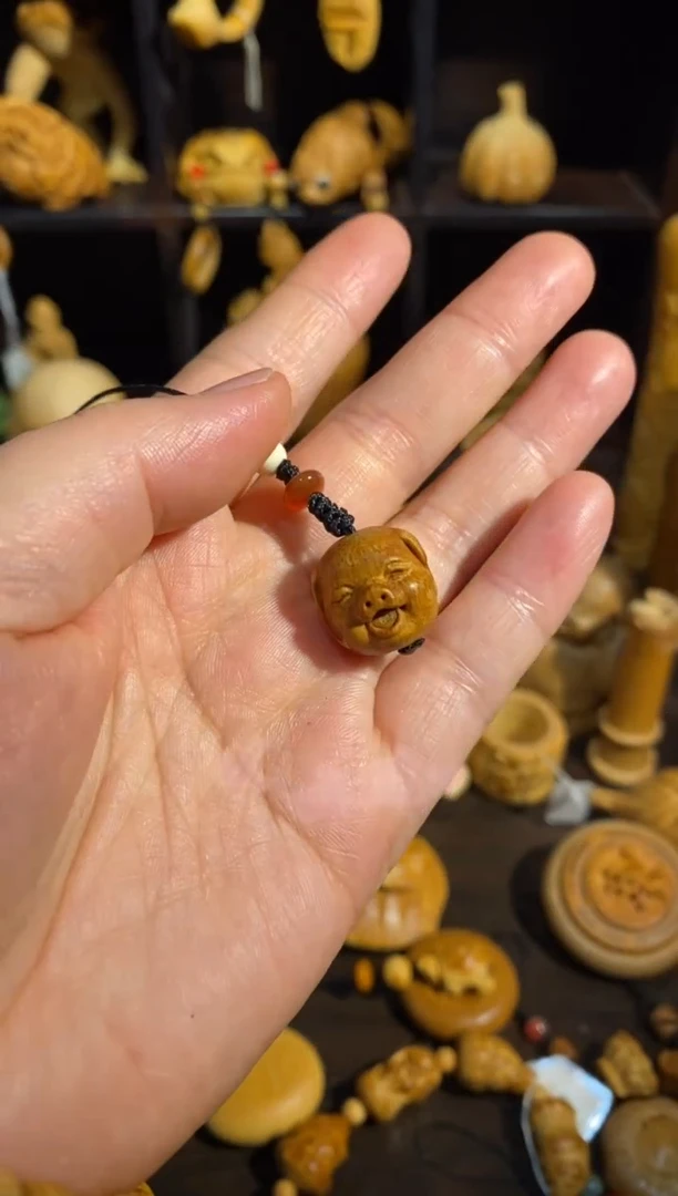 竹竹根雕刻小猪头