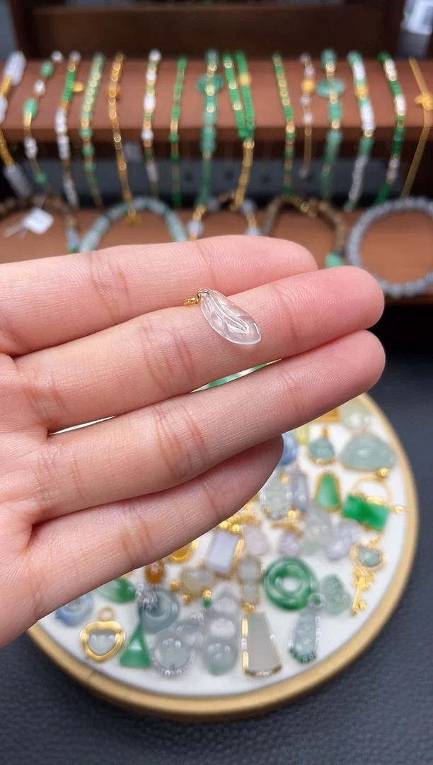 【闪购商品】翡翠吊坠(不含链)18K金镶嵌一个   JK223