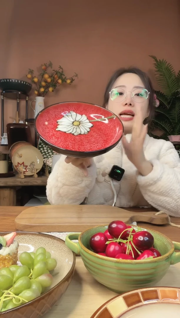 陶瓷8.5英寸红色花朵深盘 微瑕疵