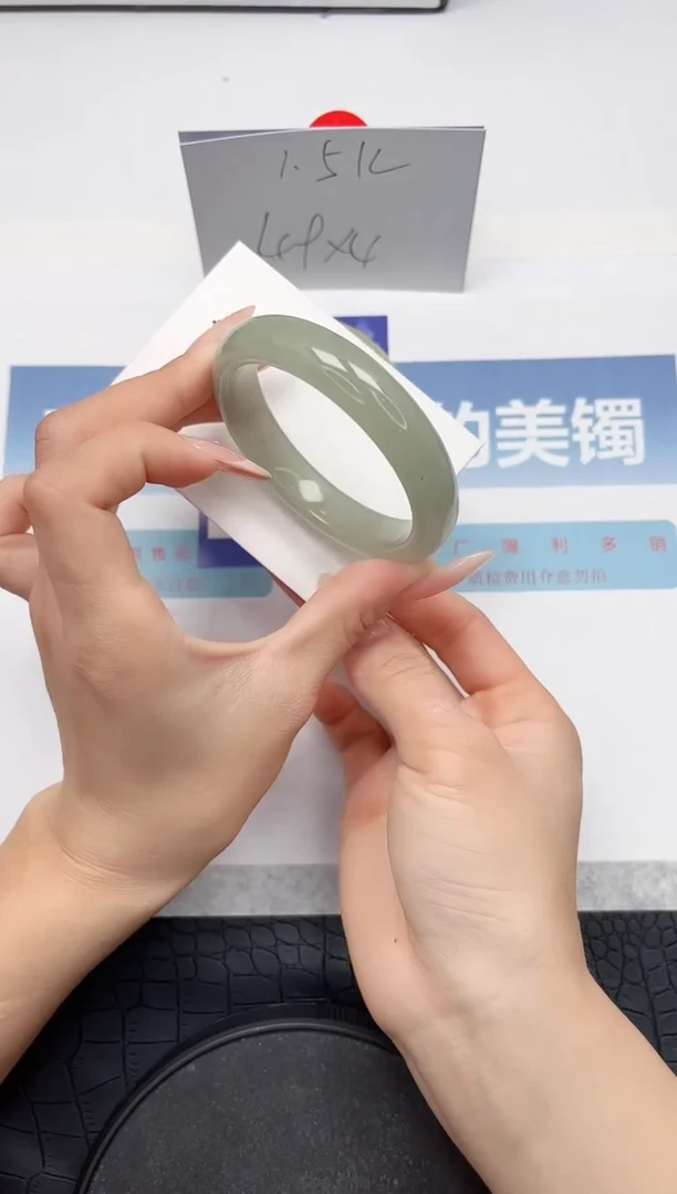 【闪购商品】石英质玉手镯未镶嵌G55-56.6