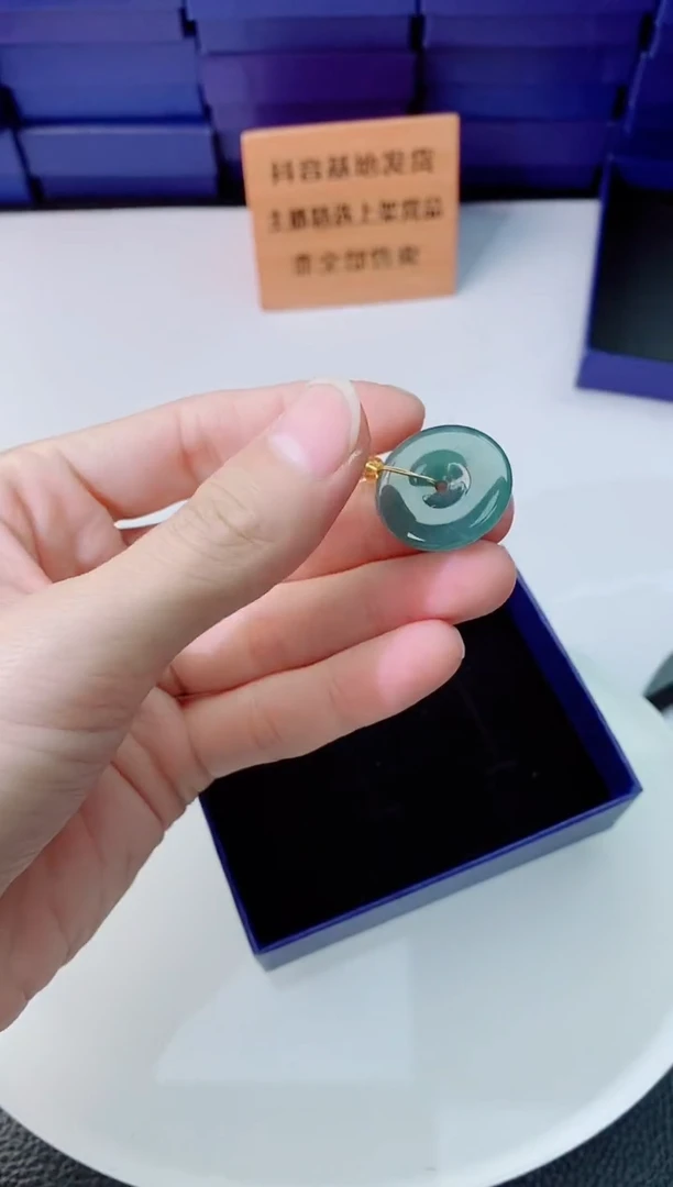 翡翠未镶嵌颈饰1111111