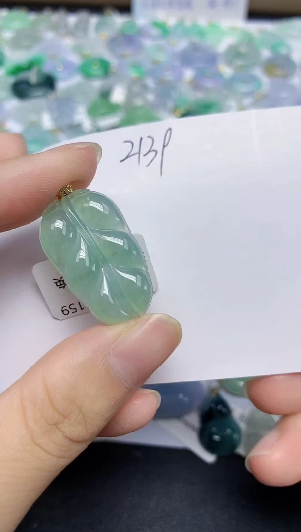 翡翠18K金镶嵌颈饰11111111111