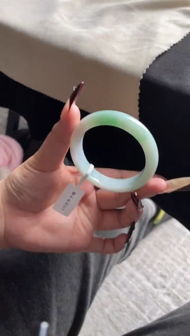 未镶嵌手镯翡翠三天鉴赏期