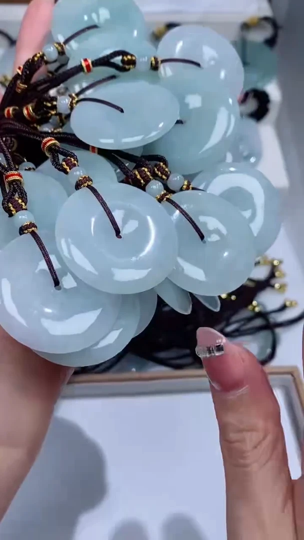 颈饰未镶嵌翡翠吊坠团购多样性发一件