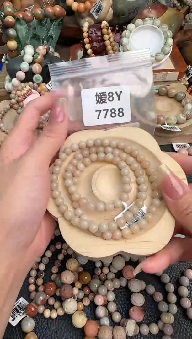 【闪购商品】石英质玉手链未镶嵌8Y7788