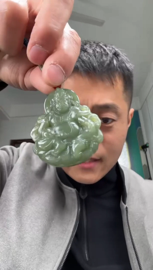 颈饰未镶嵌和田玉吊坠