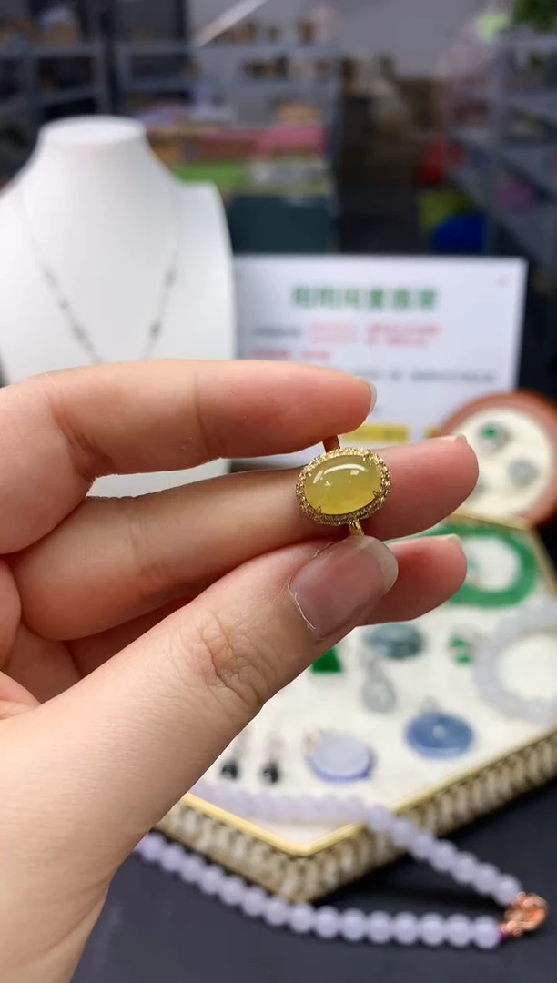 【闪购商品】翡翠颈饰18K金镶嵌翡翠戒指|不退不换