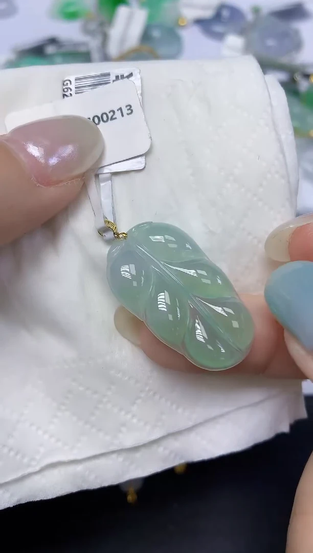 翡翠18K金镶嵌颈饰天然缅甸翡翠A货