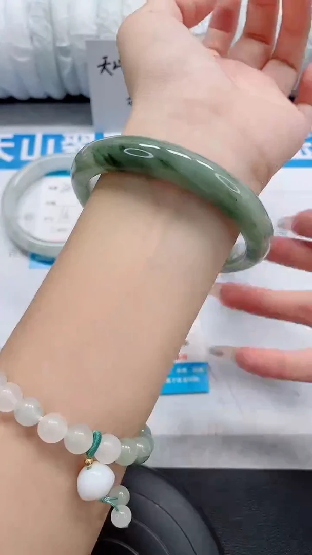 未镶嵌手镯石英质玉33-62/63
