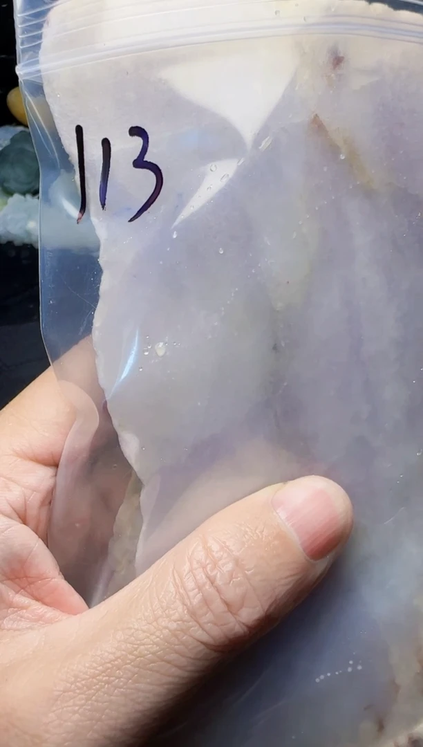 颈饰未镶嵌翡翠像**月113