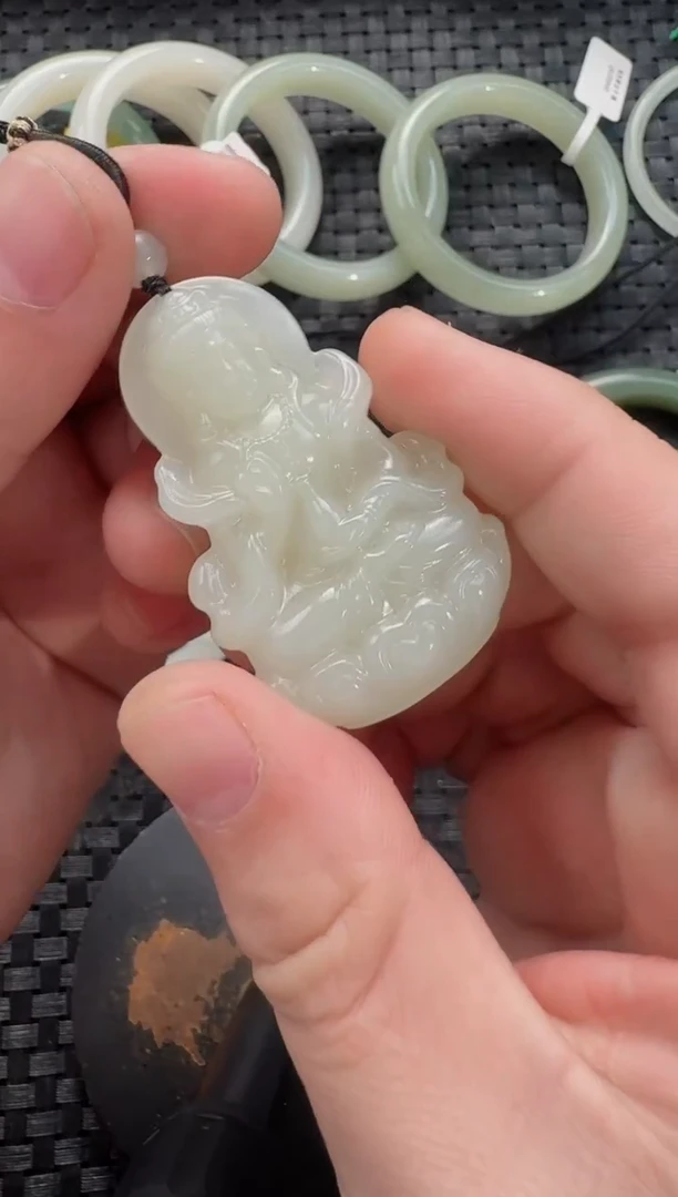 颈饰未镶嵌和田玉观音