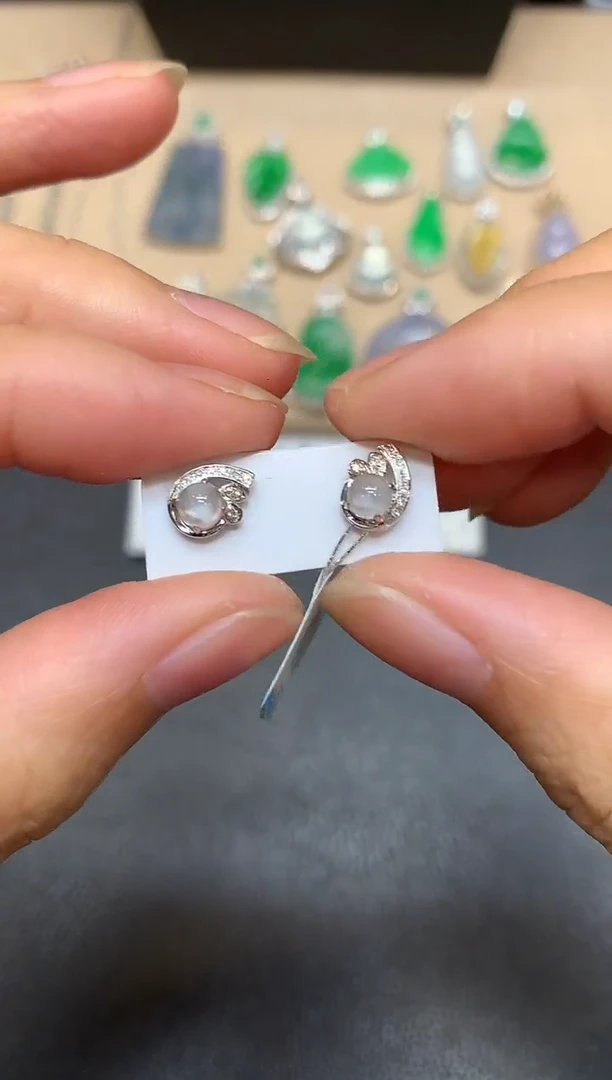 18K金镶嵌翡翠耳饰蛋面【无服务费