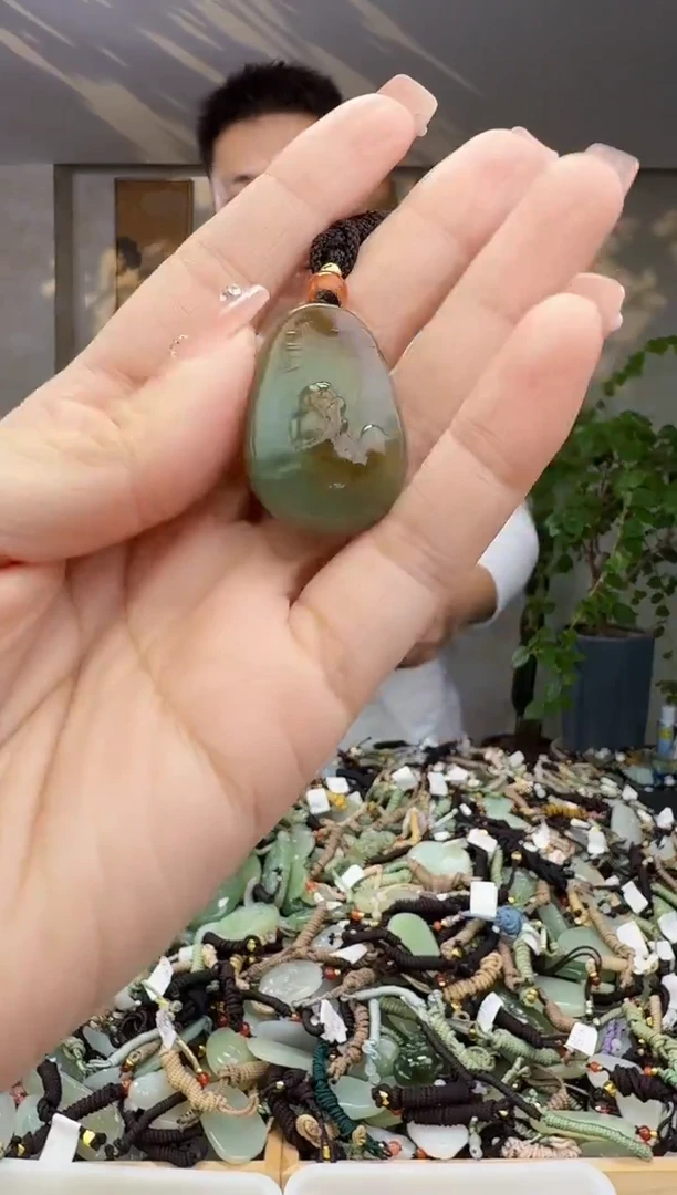 未镶嵌和田玉挂件拍一发一