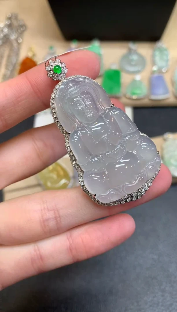 【闪购商品】翡翠颈饰18K金镶嵌观音【无服务费】