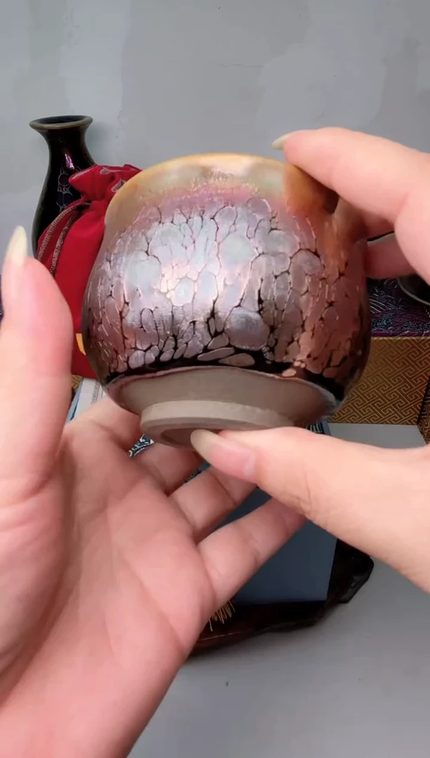 茶盏手握禅定，闪购前已告知微瑕，付款表示已知晓