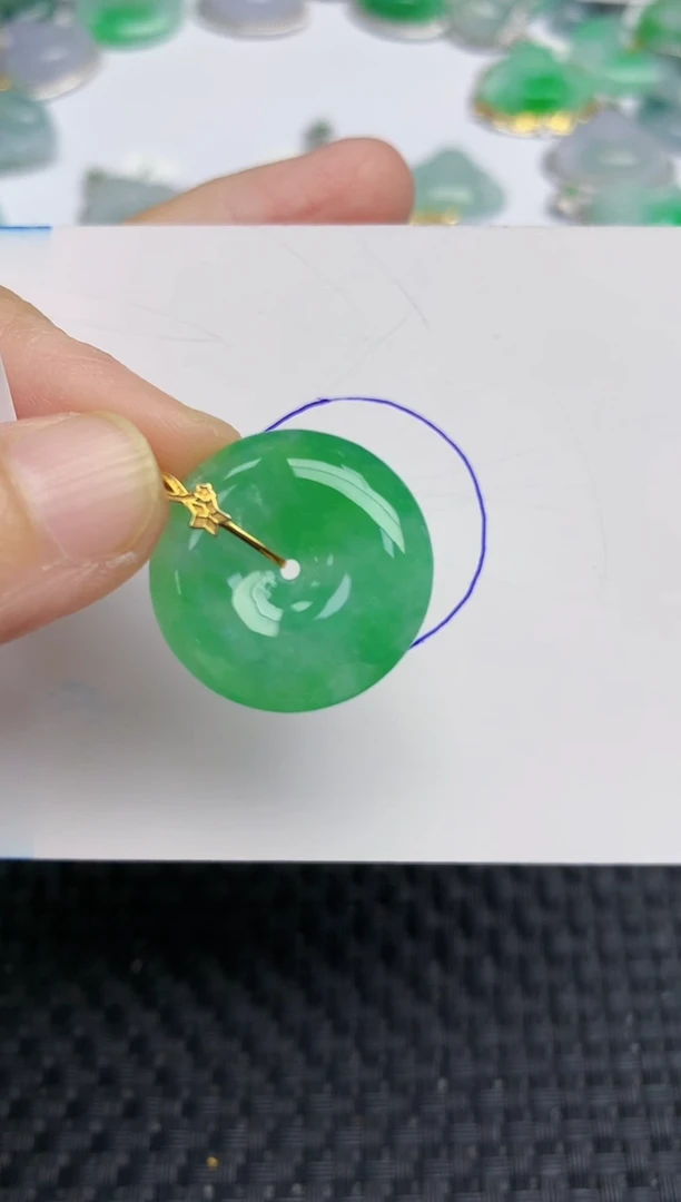 颈饰18K金镶嵌翡翠天然缅甸A货翡翠百元以上9元证书费自理