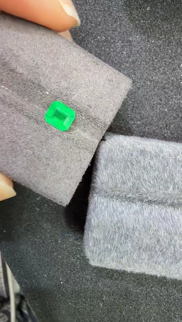 未镶嵌定制定制祖母绿天然0.83克拉