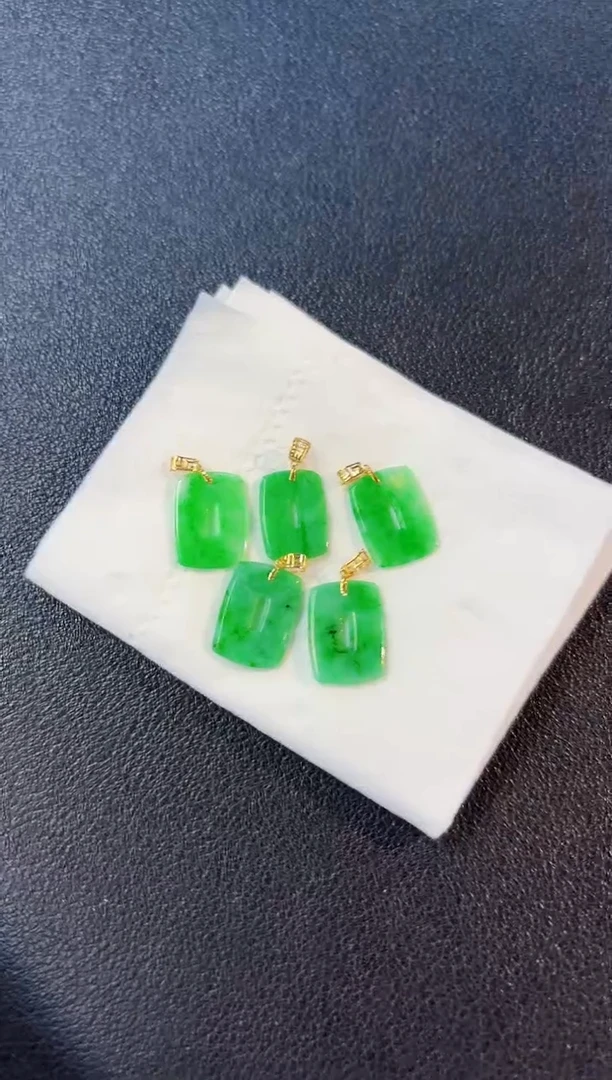 翡翠18K金镶嵌颈饰10缅料A货/多样性发货/一件