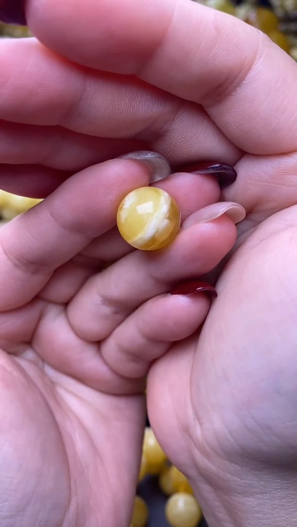 【闪购商品】琥珀裸石未镶嵌月.7