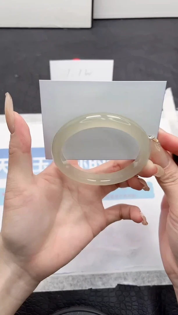 【闪购商品】石英质玉手镯未镶嵌Y117-60.8