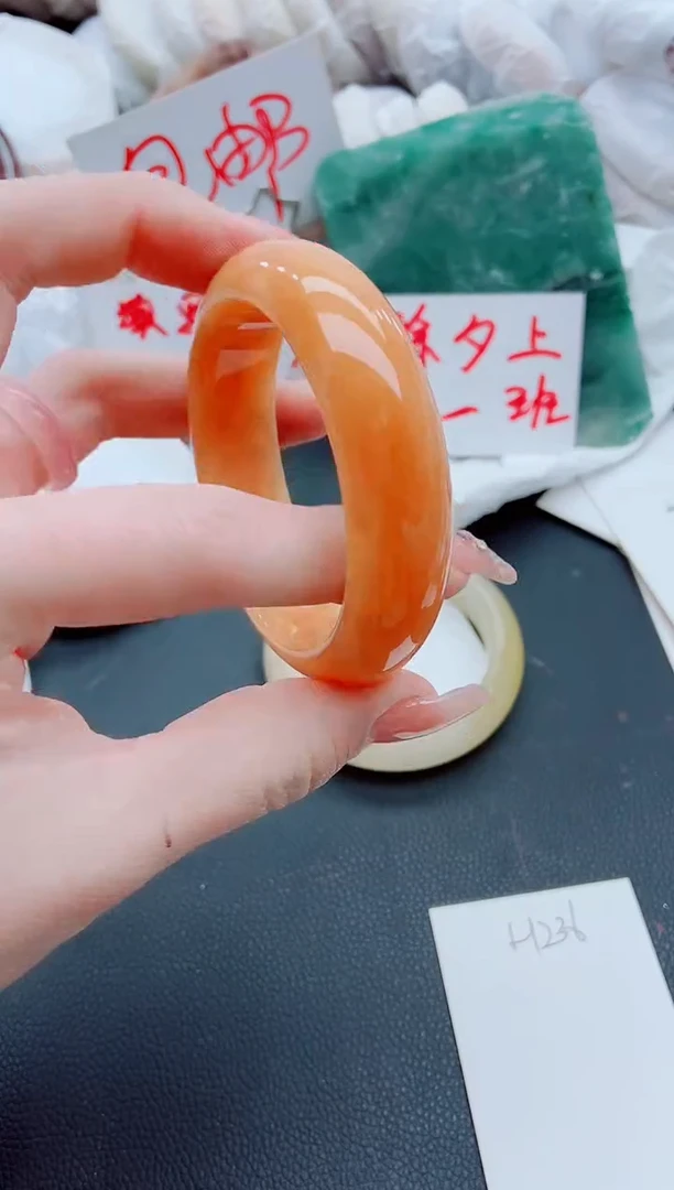 【闪购商品】石英质玉手镯未镶嵌H236-55-56