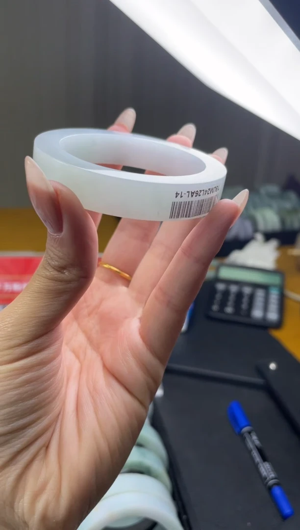 【闪购商品】定制翡翠手镯未镶嵌手镯DDC/发一件