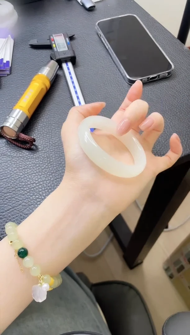 石英质玉手镯未镶嵌70-54