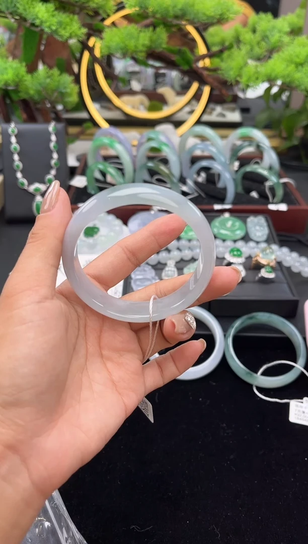 未镶嵌手镯翡翠手镯