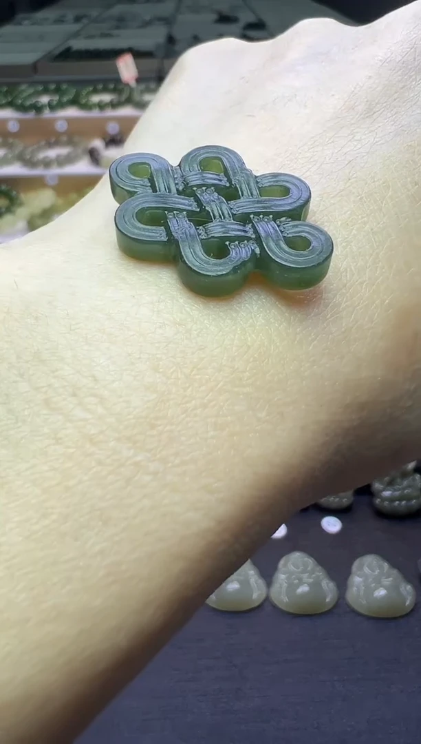 颈饰未镶嵌和田玉24号链接（微微微微微）包容两个一起35米