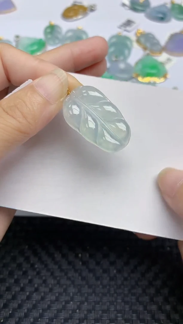 翡翠18K金镶嵌颈饰天然翡翠A货