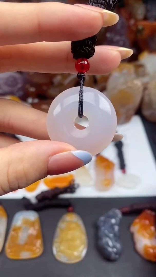 玛瑙/玉髓颈饰未镶嵌AA