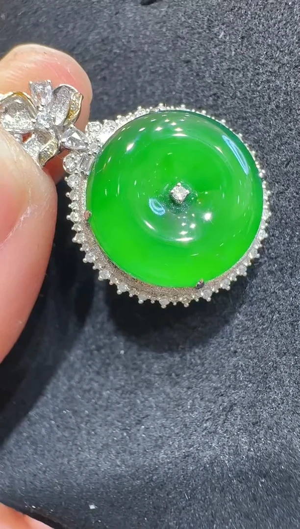 吊坠(不含链)18K金镶嵌翡翠多样性团购发一件